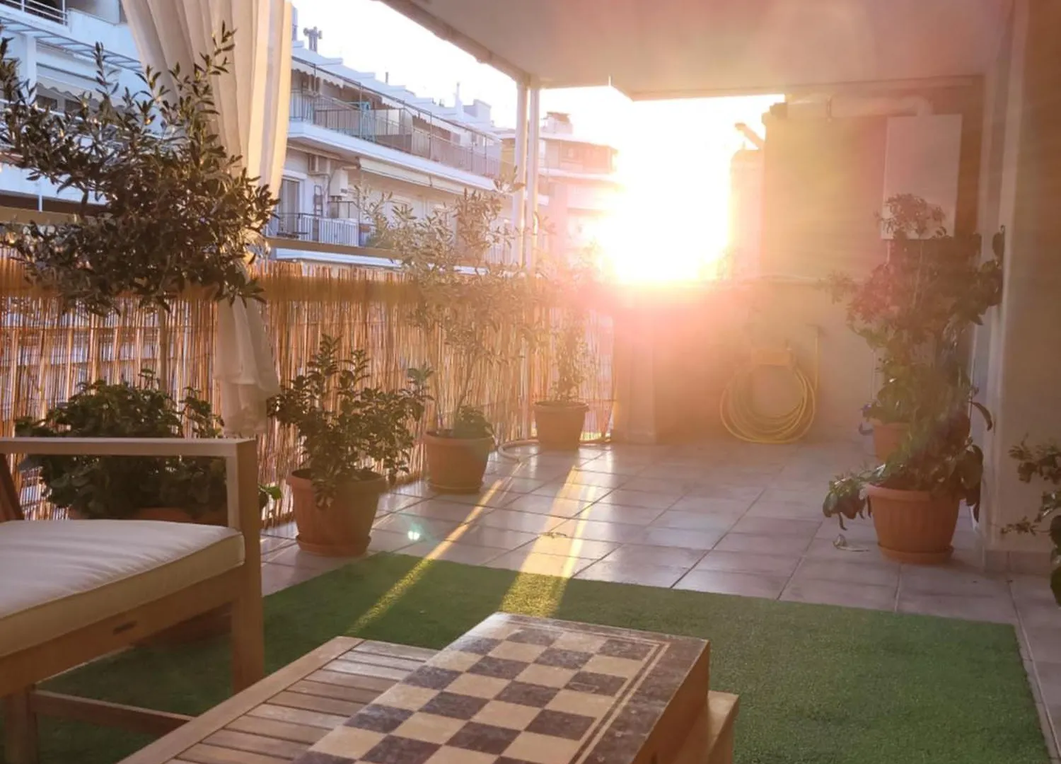 Flowery Penthouse In City Centre Of Thessaloníki Lägenhet